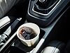 Sicherheitsrisiko heißer Kaffee - Ford-Test: Wie stabil stehen Becher, Flaschen und Kannen in den Getränkehaltern?
